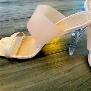 NUDISH/LIGHT BABY PINK HEEL! CLEAR HEEL!